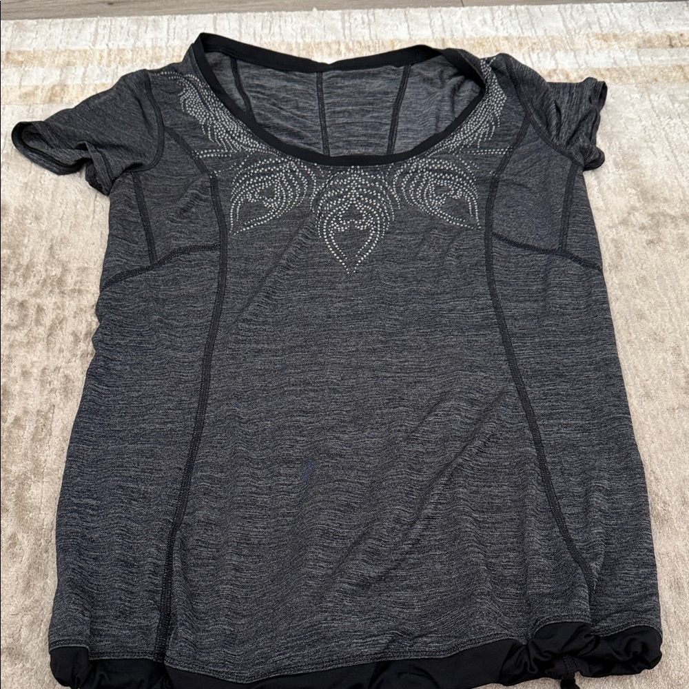 Lululemon Women's Charcoal Gray Short Sleeve Top
